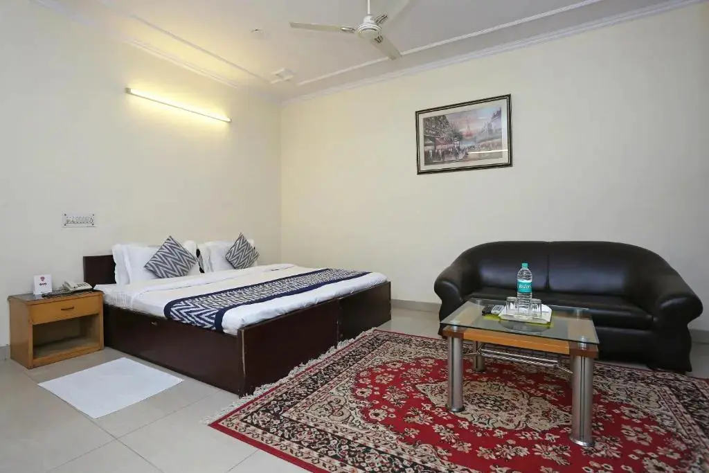 Нью-Дели: Hotel Kalkaji Residency by OYO Rooms
