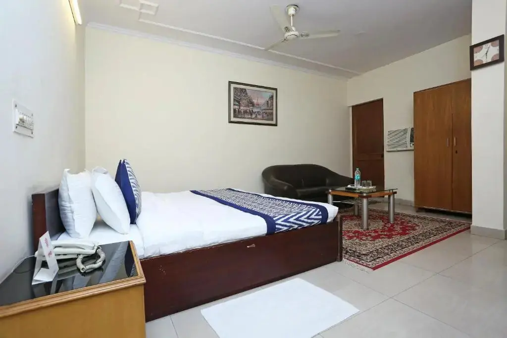 Нью-Дели: Hotel Kalkaji Residency by OYO Rooms