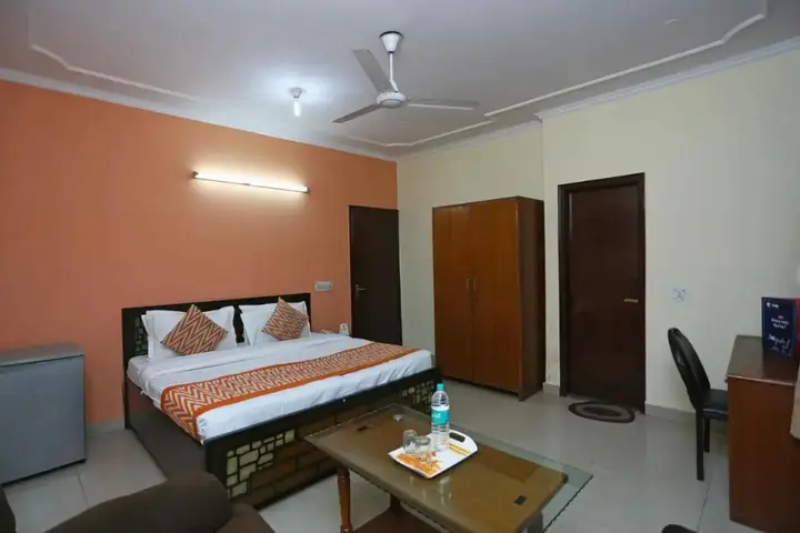 Нью-Дели: Hotel Kalkaji Residency by OYO Rooms