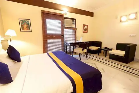 Hotel Laksh Residency by OYO — фото 1