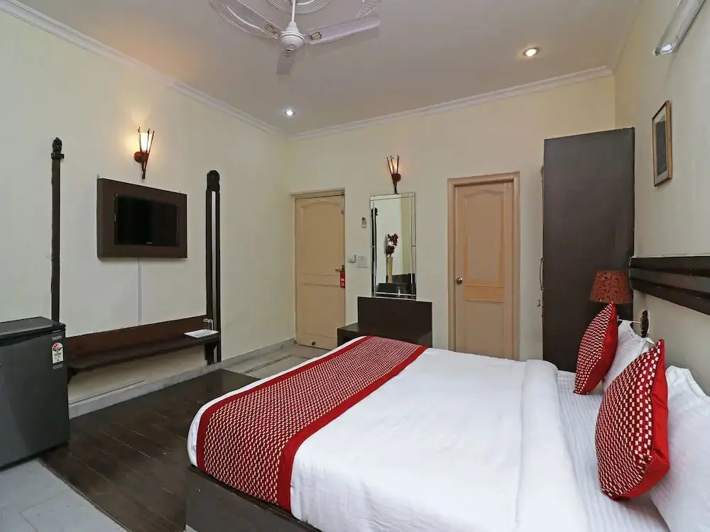Гуруграм: OYO 12968 Hotel The Domus