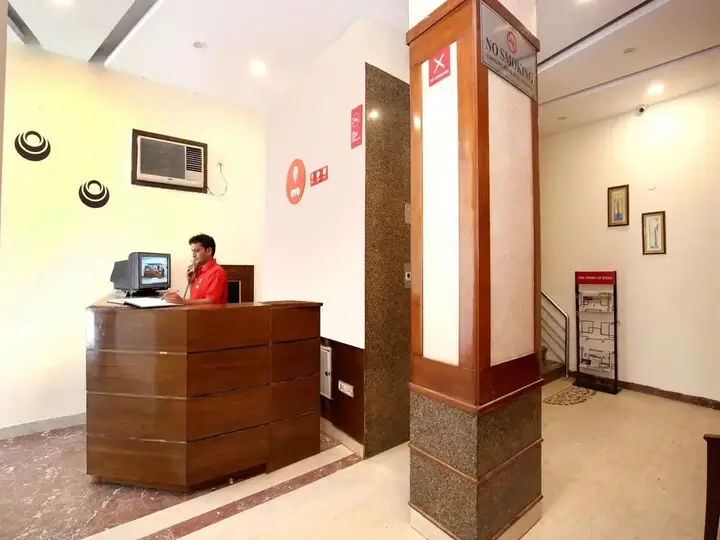 Чандигарх: OYO 808 Hotel Alora