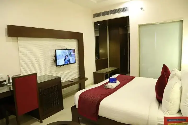 Мохали: OYO Premium IVY Hospital