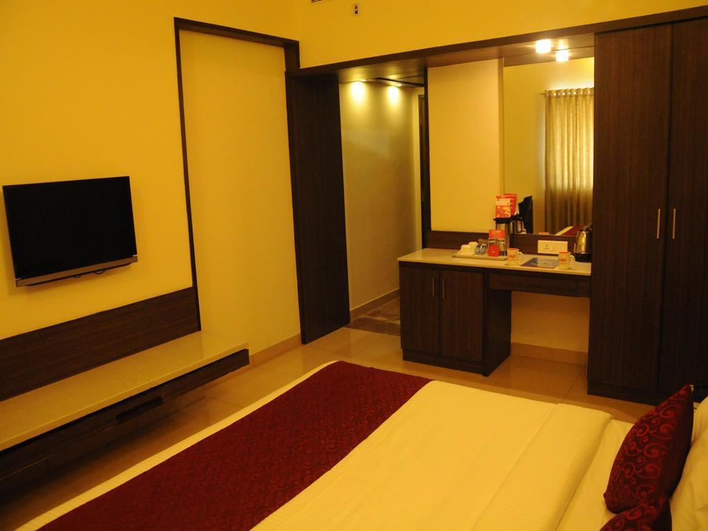OYO Rooms Bharathiar Road — фото 1