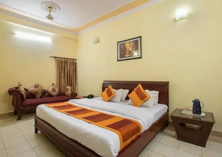 Амбер: OYO 11204 Hotel RG Palace