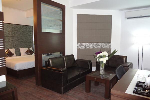 Джайпур: OYO Rooms MI Road Extension