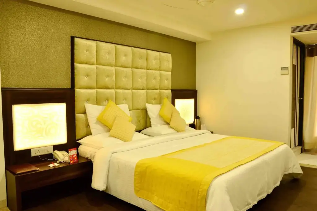 Индаур: OYO Premium Kanchan Bagh