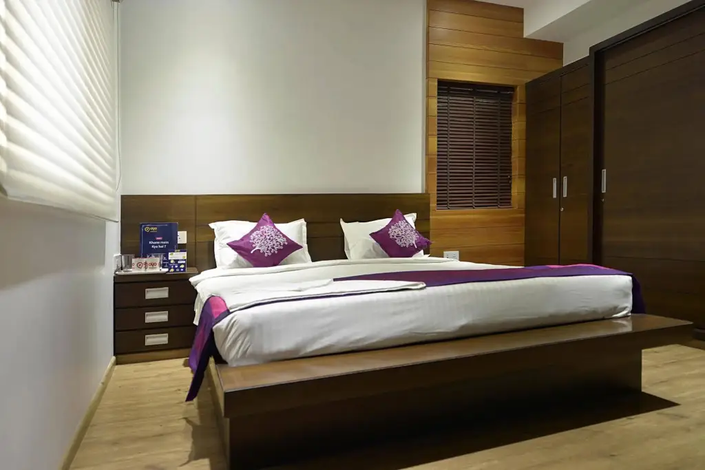Хидерабад: OYO Premium Raheja Mindspace