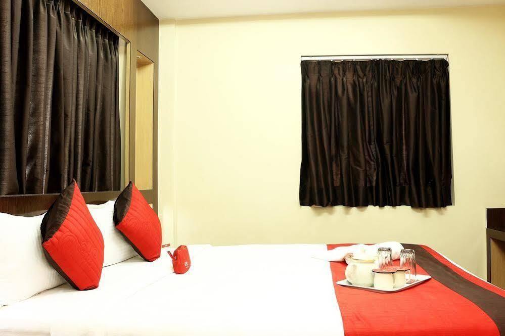 Колката: OYO Room New Alipore