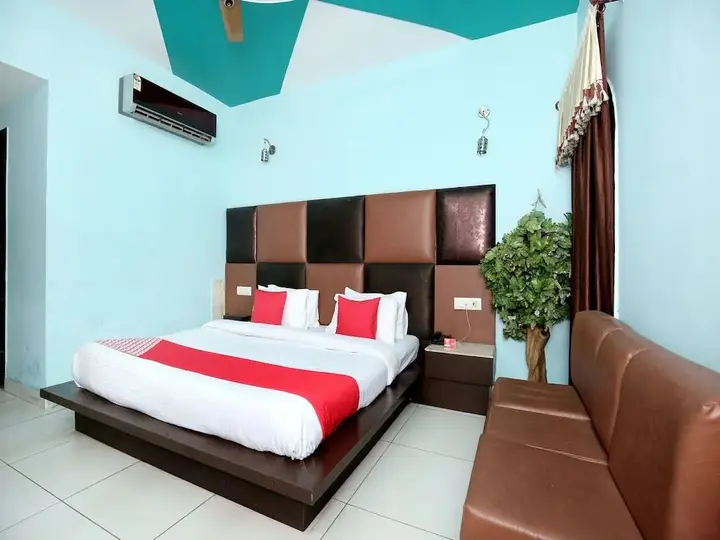 Джаландхар: OYO 1357 Hotel Seemaz