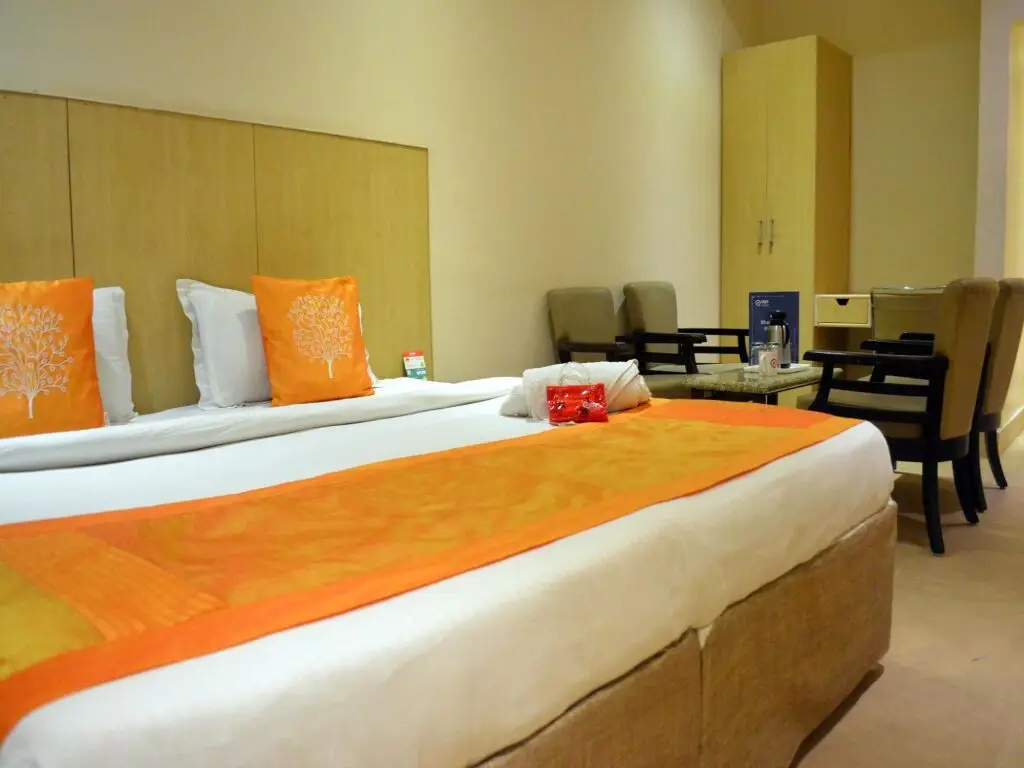 Канпур: OYO 694 Hotel Malik Residency