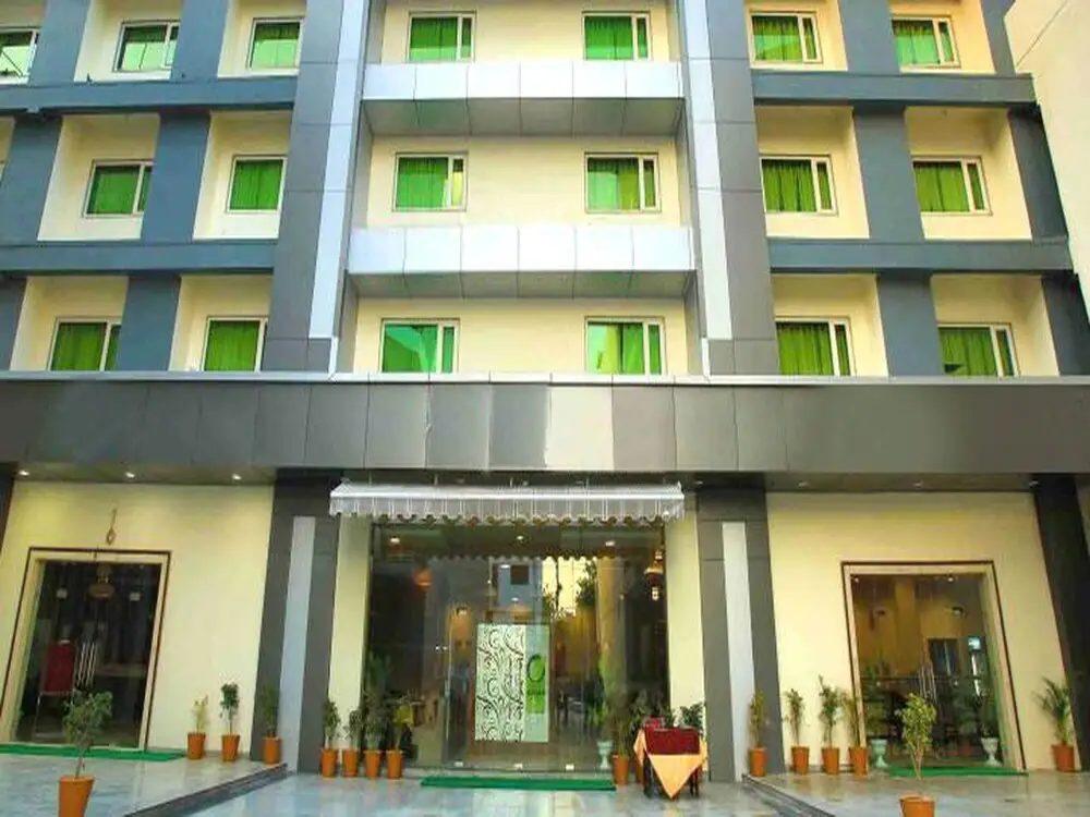 OYO 1903 Hotel Paras Inn — фото 1