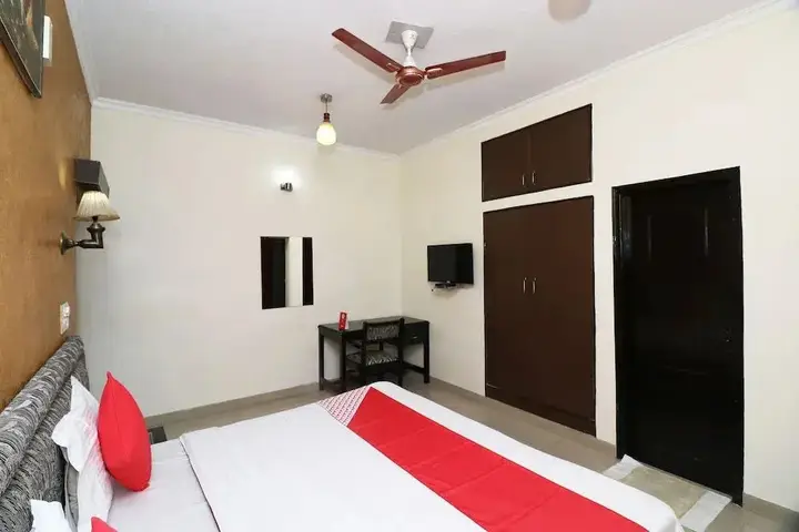 Массури: OYO 24974 Bharat Resort