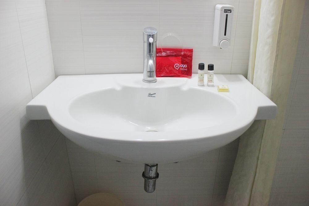 Бахадрабад: OYO Premium SIDCUL Haridwar