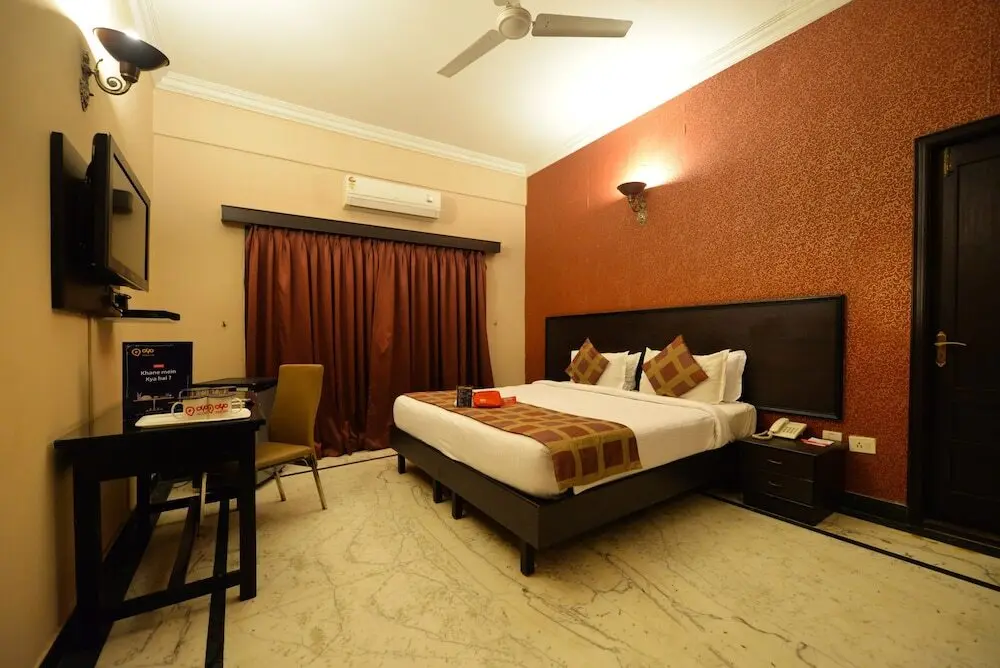 Хидерабад: OYO Premium Banjara Hills Road No 12