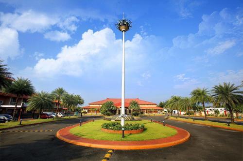Триссур: LuLu ICC And Garden Hotels