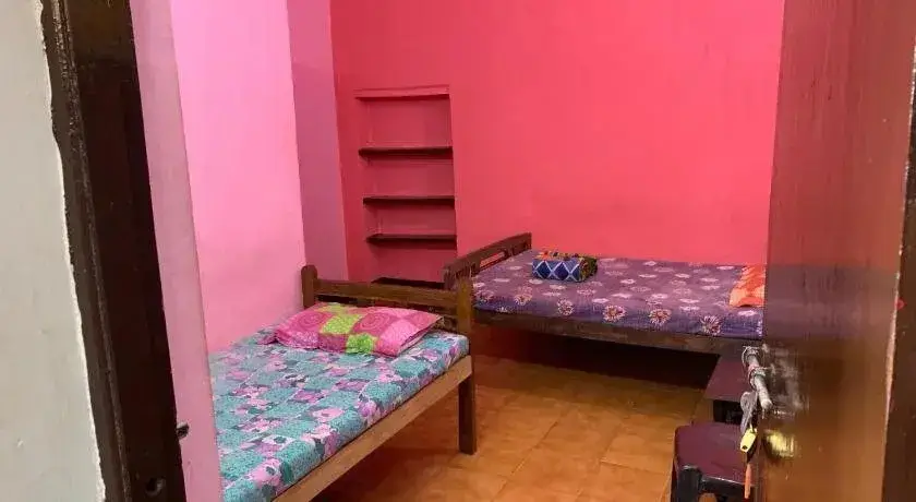 Анджуна: Sai Guru Guest House