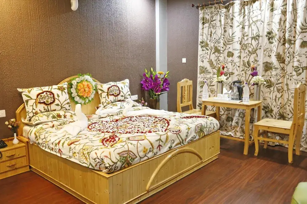 Шринагар: Hotel Shefaf