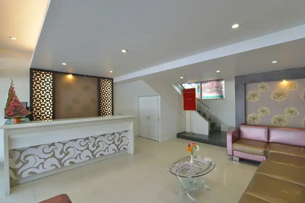 Нашик: OYO 4448 Hotel Suresh Plaza