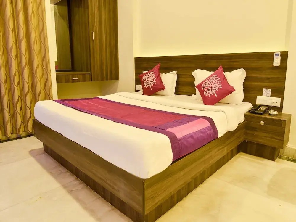 Нашик: OYO 4448 Hotel Suresh Plaza