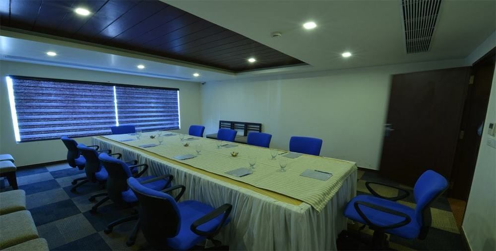 Вадодара: Hotel Aum Regency