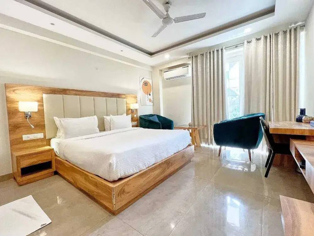 Гуруграм: Hotel Golf View Suites