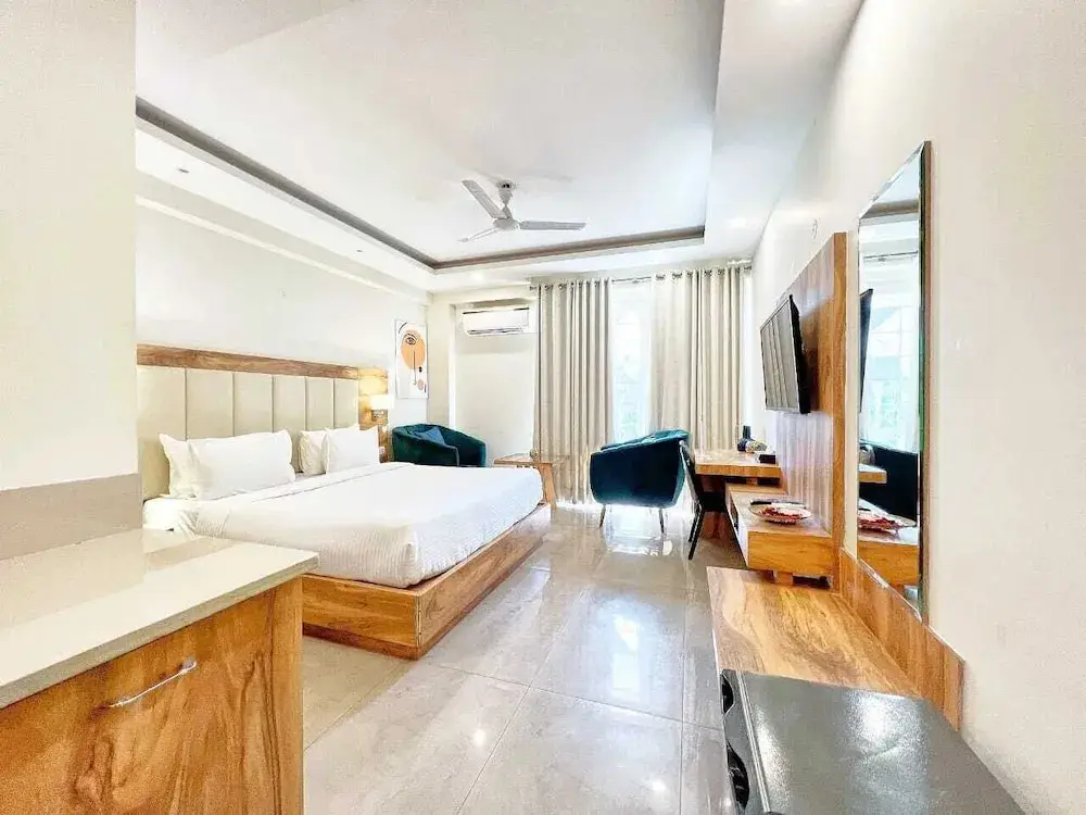 Гуруграм: Hotel Golf View Suites
