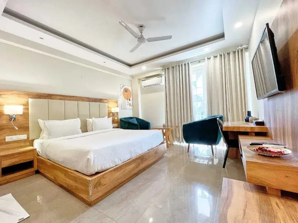 Гуруграм: Hotel Golf View Suites