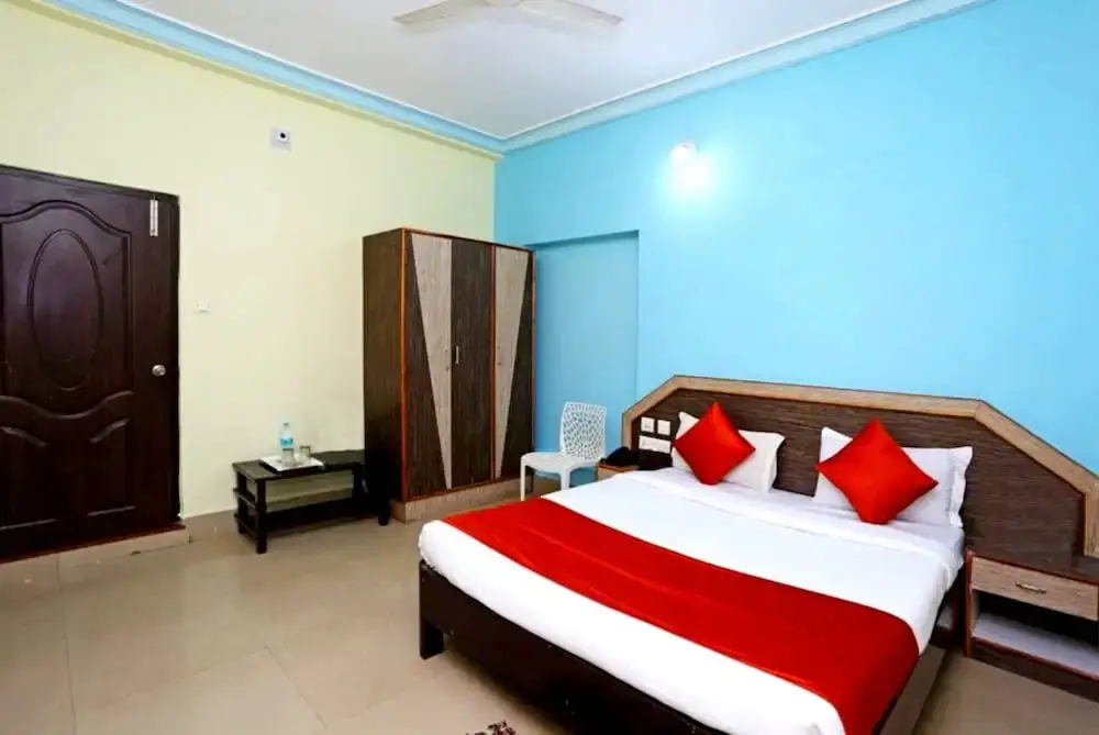 Пури: D2 Holiday Inn