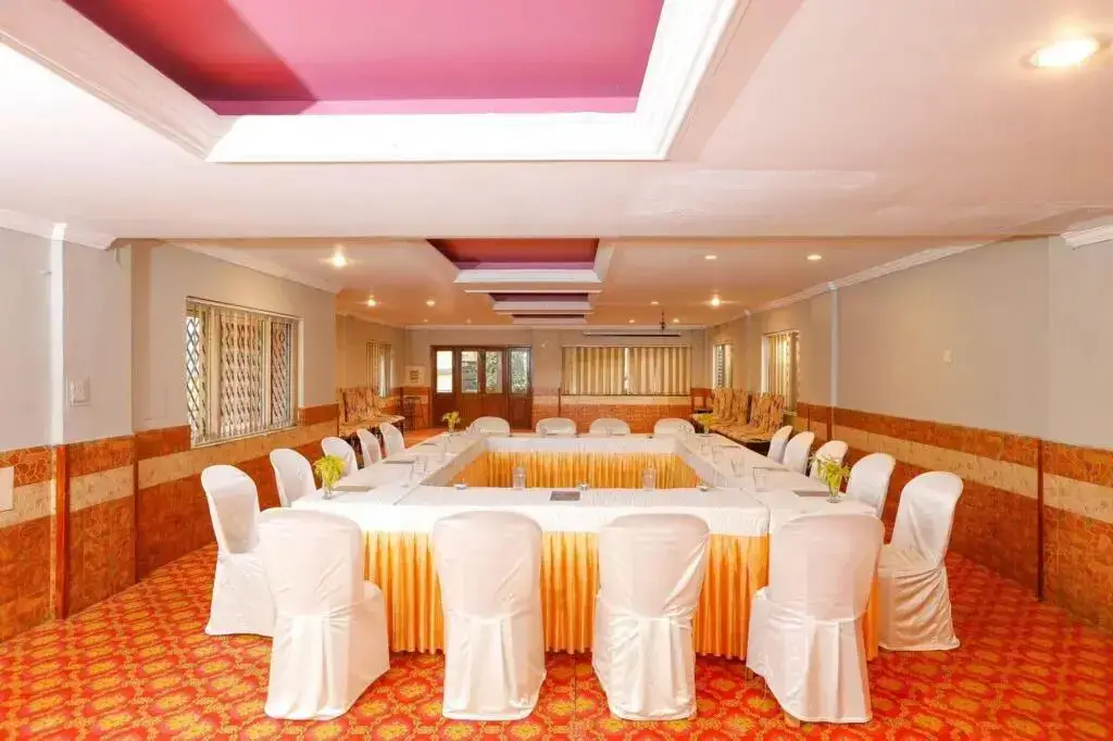 Кунур: Hotel Vivek