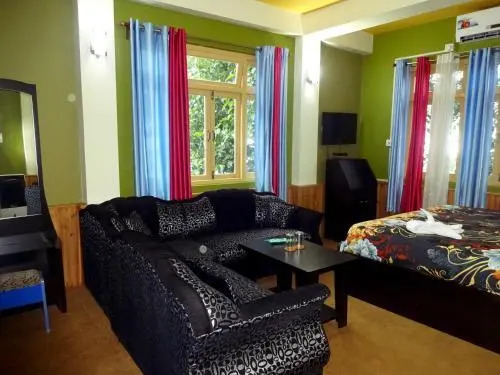 Пеллинг: Hotel Chu-Lyang