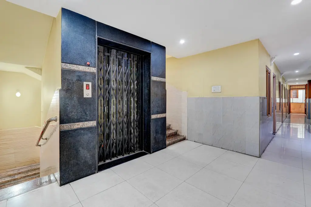 Тирупати: Aadrustam Residency