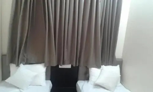 Нашик: Hotel Prestige Point