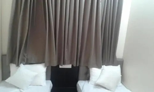 Нашик: Hotel Prestige Point