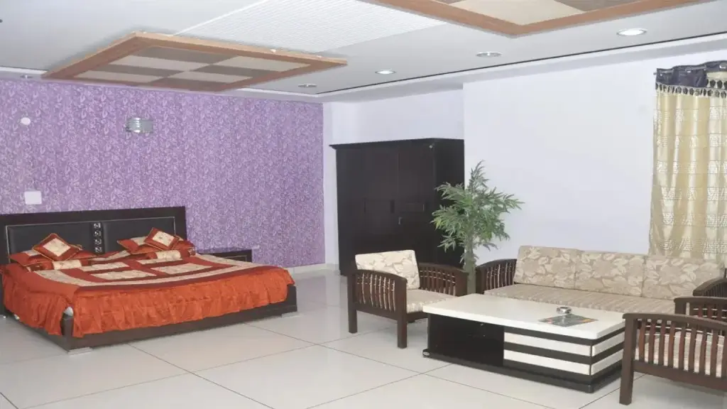 Солан: Hotel Hill Inn