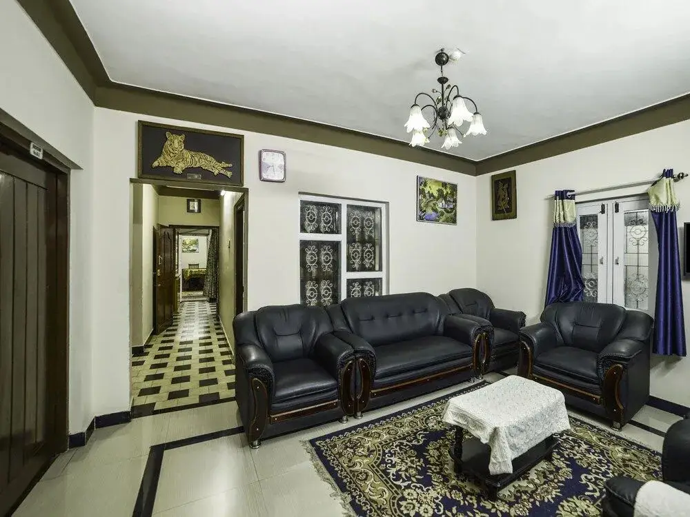 Кунур: OYO 28641 Vijaya Deepa Guest House