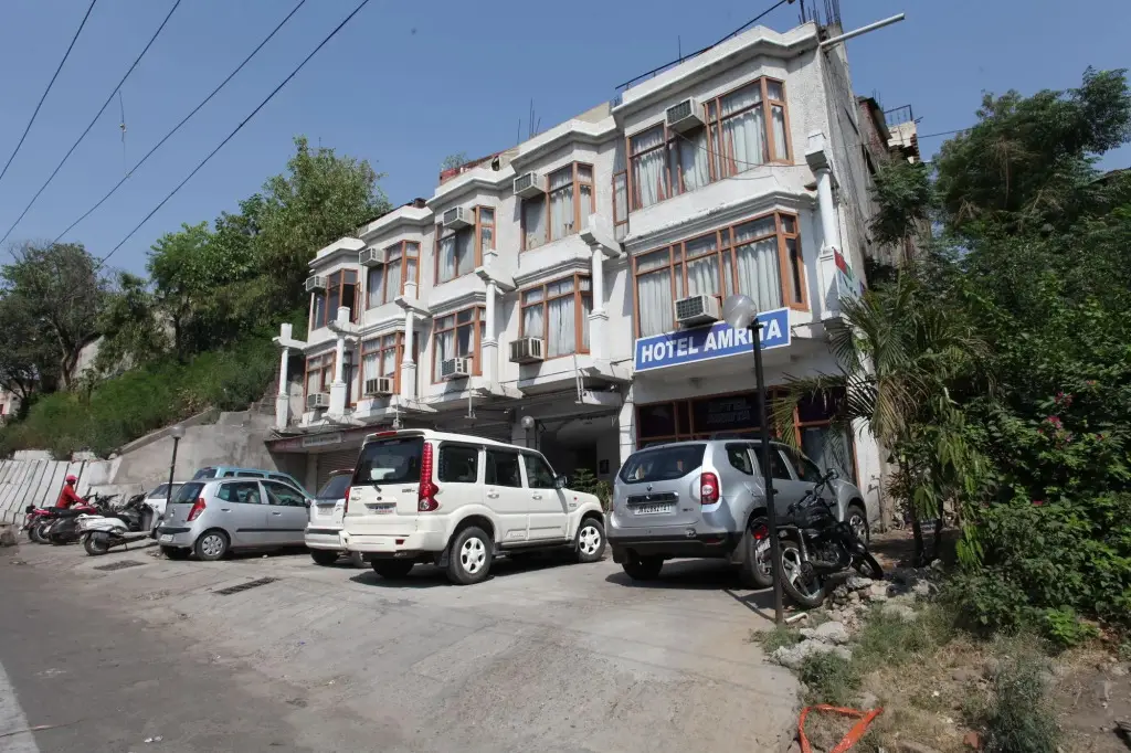 Катра: Hotel Amrita