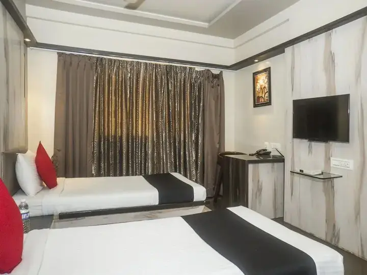 Пимпри-Чинчвад: Super Townhouse OAK Regal Inn Near Sant Tukaram Nagar Metro Station