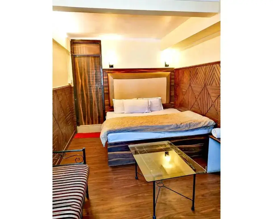 Катра: Hotel Natraj
