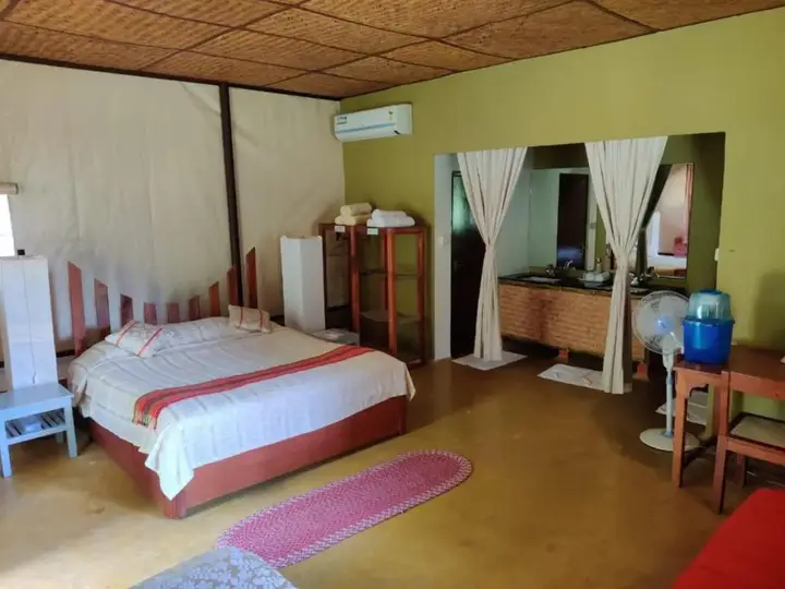 Ути: Jungle Hut Resorts