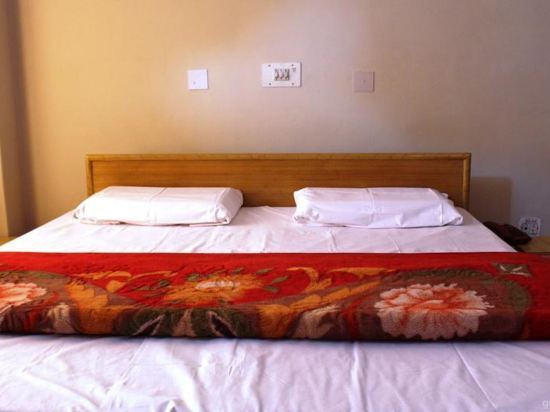Кангра: Hotel Peak Bound