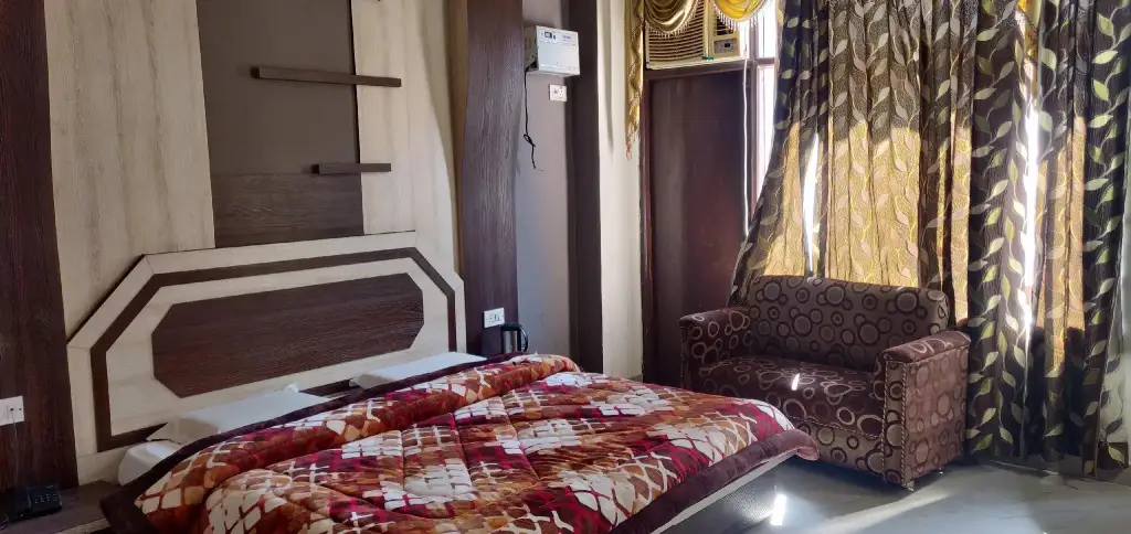Катра: Hotel Shakuntala