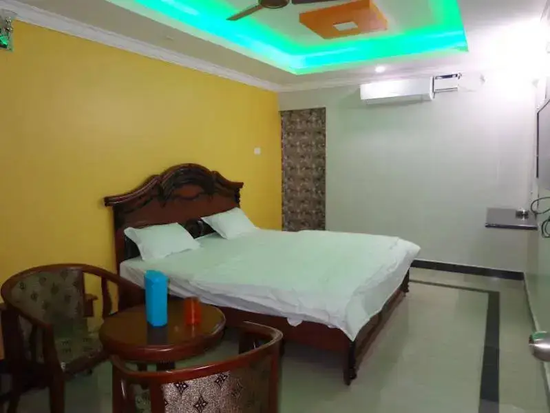 Вилуппурам: Hotel Krish Residency