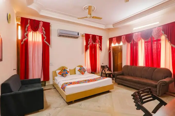 Праяградж: Fabhotel Raka Inn