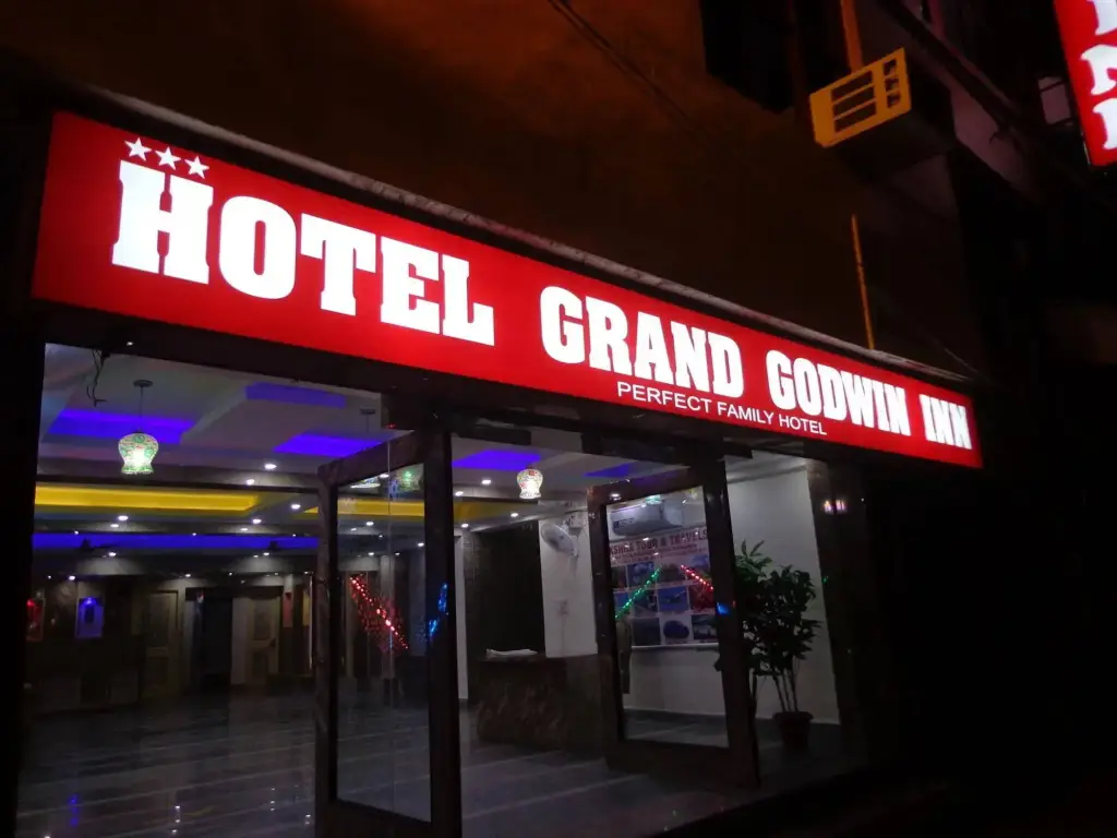 Airport Hotel The Paramont — фото 1