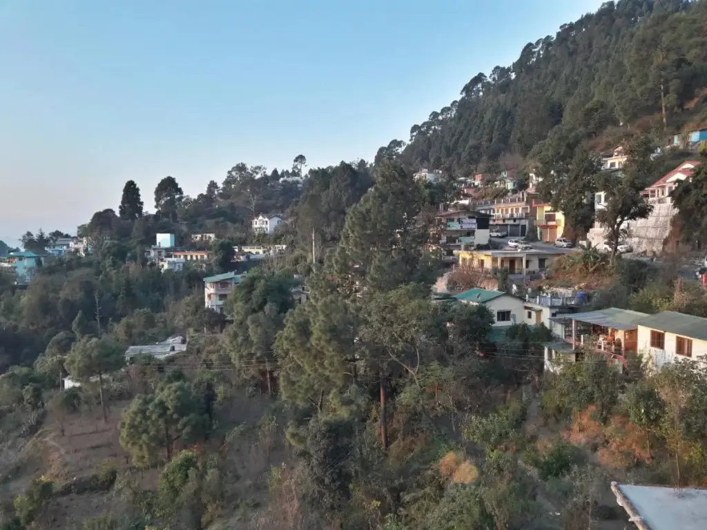 Наинитал: Hotel Avlokan - Near Kainchi Dham Mandir