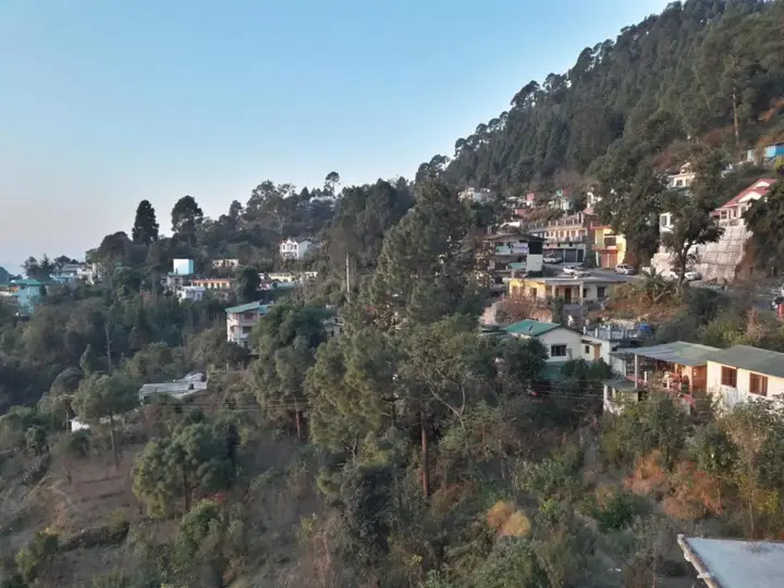 Наинитал: Hotel Avlokan - Near Kainchi Dham Mandir