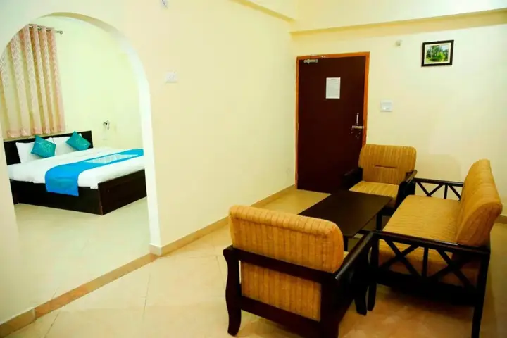 Наинитал: Hotel Avlokan - Near Kainchi Dham Mandir
