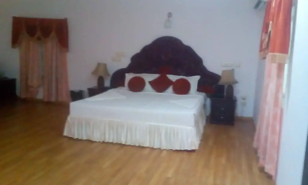Мухамма: Hotel Varsha International Recidency