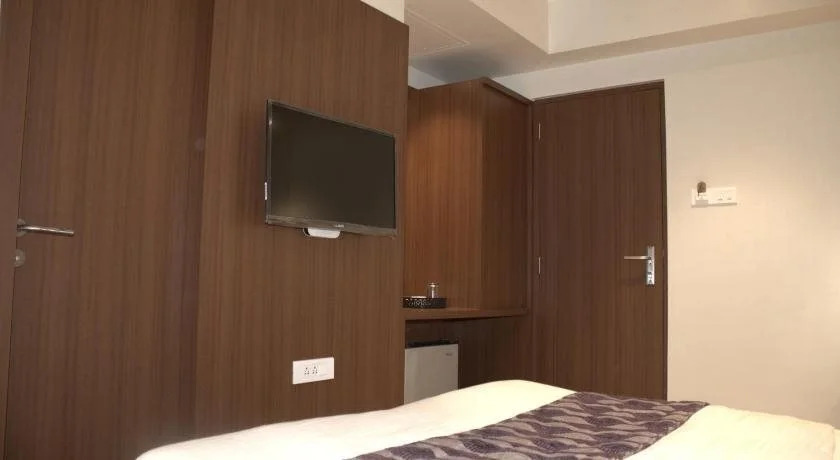Тхане: Hotel Sai Sanidhya